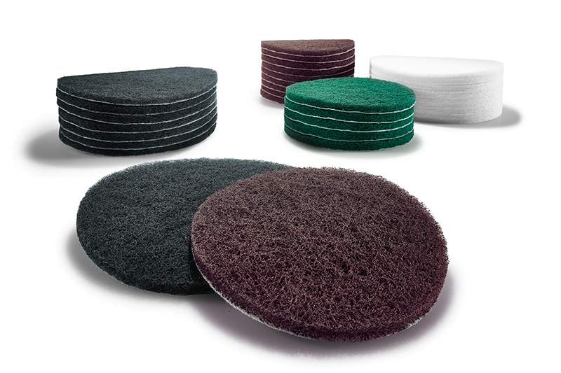 Kombination af forskellige påsatser med slibematerialet Vlies