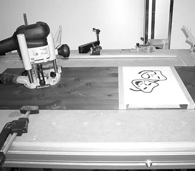 Limning af skabelon på arbejdsemnet