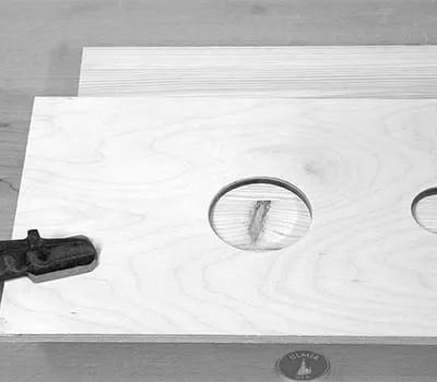 Udbedring af huller over knasten