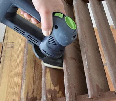 Slib lamellerne, indtil overfladen har den ønskede kvalitet.