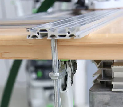 Placering af multifræseskabelonen