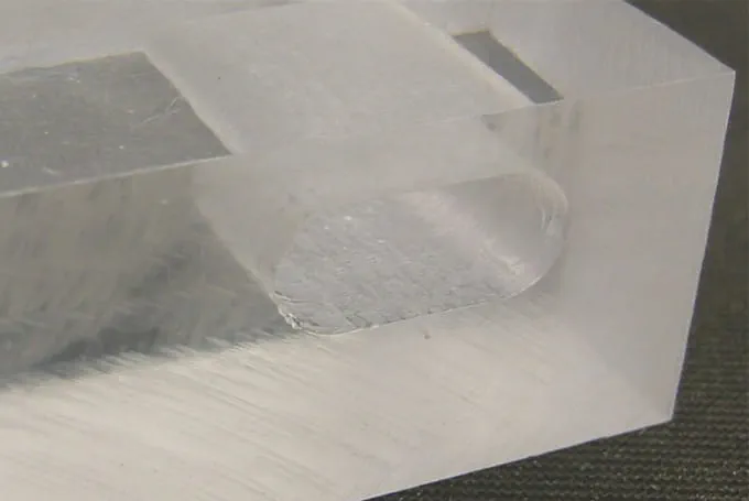 Slibning af plexiglas