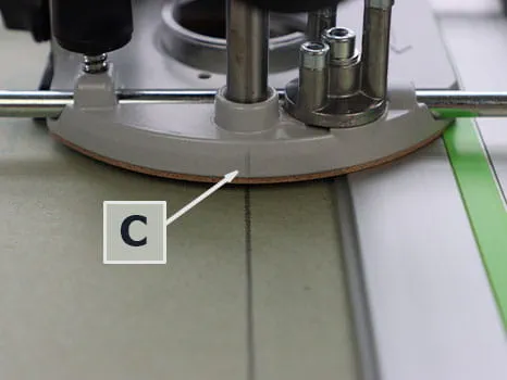 Justering af føringsskinnen