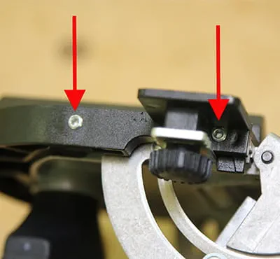 Ind- eller udskruning af unbrakoskruer