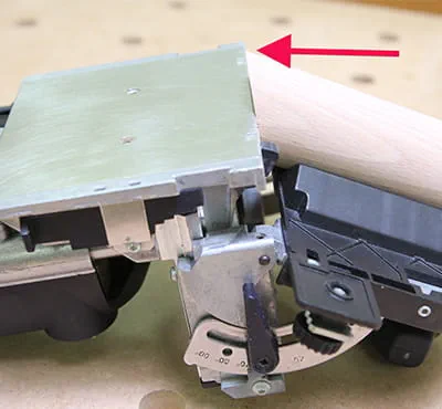 Indstilling af fræserens bordhøjde