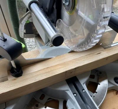 Placering af emnet på KAPEX bordet