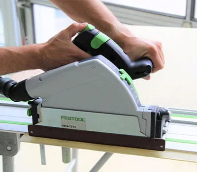 Savning af GFK-plade