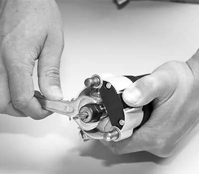  Isætning af fræseren