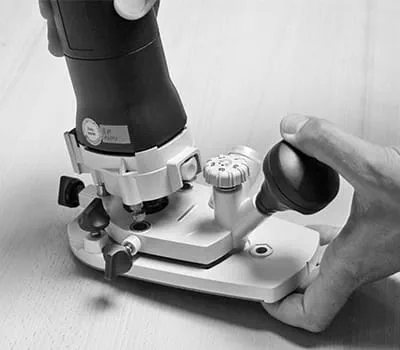 Forbindelse af maskinen med støttebordet