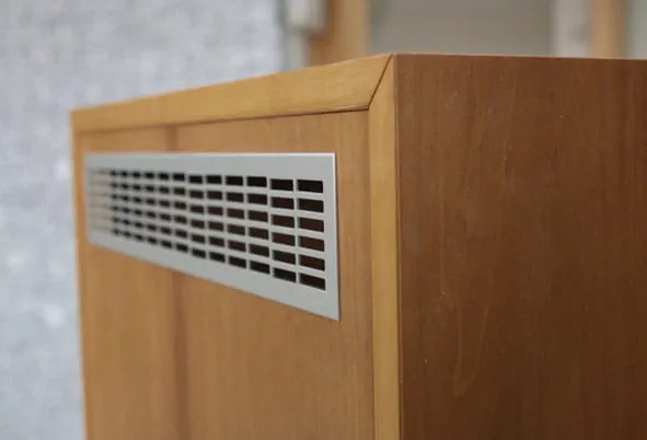 Isætning af ventilationsgitter