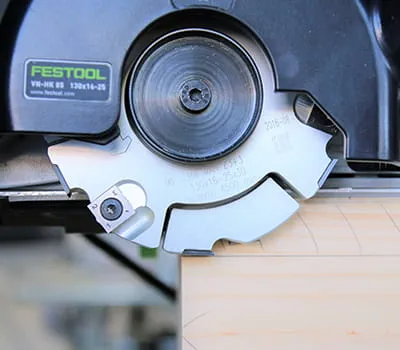 Indstil fræsedybden på den ønskede dybde. 