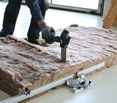 Tilskæring af mellemspærsisolering