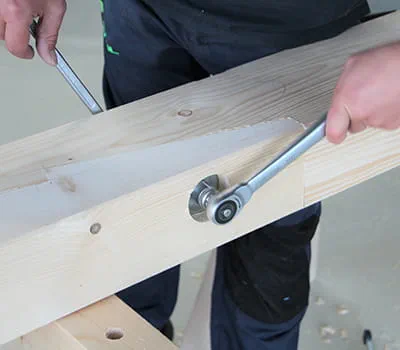 montering af gevindbolte