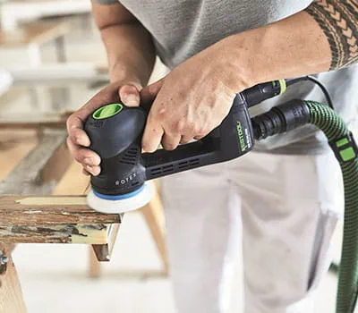 Planslibning af overfladen