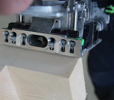 Samling af stolper og remme