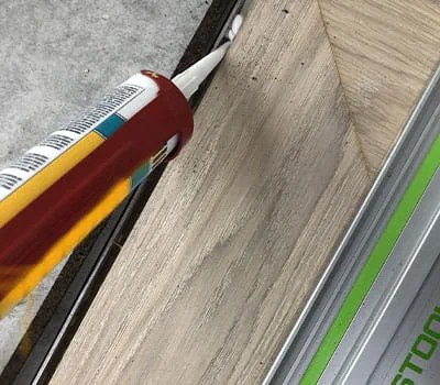 Påføring af monteringslim