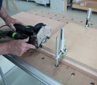 Forbind midtersiden med bunden