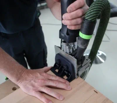 Forbind bunden/låget med siderne