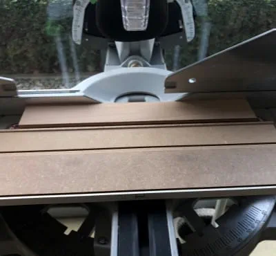 Placering af emnet på saven