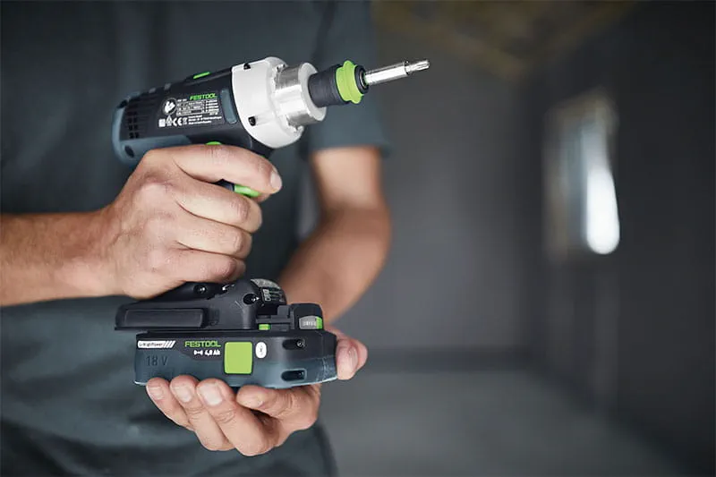 Montering af batteri på Festool akku skruemaskine.