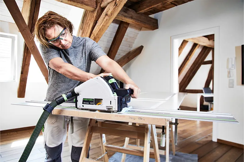 Gulvlægger Nadja Körbel med Festool TSC 55