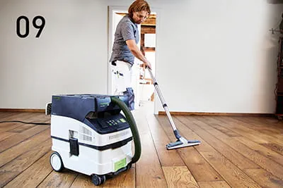 Rengøring af byggepladsen med den mobile Festool-udsugningsenhed