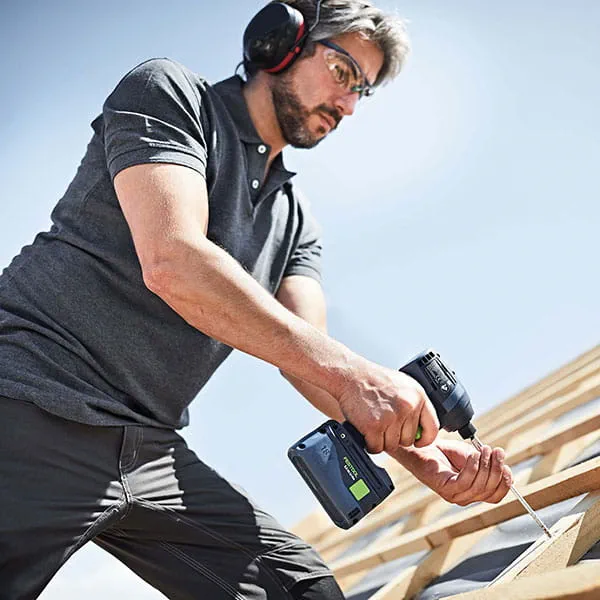 Festool akku slagskruetrækkeren TID 18 i brug på byggepladsen