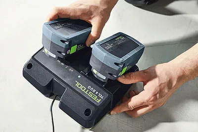 Med fire batterier og batteriladeren TCL 6 DUO kan der arbejdes uden afbrydelser ved de fleste arbejder med akku-værktøj.