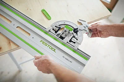 Den nye Festool føringsskinne FS 2.0 med vinkelanslag