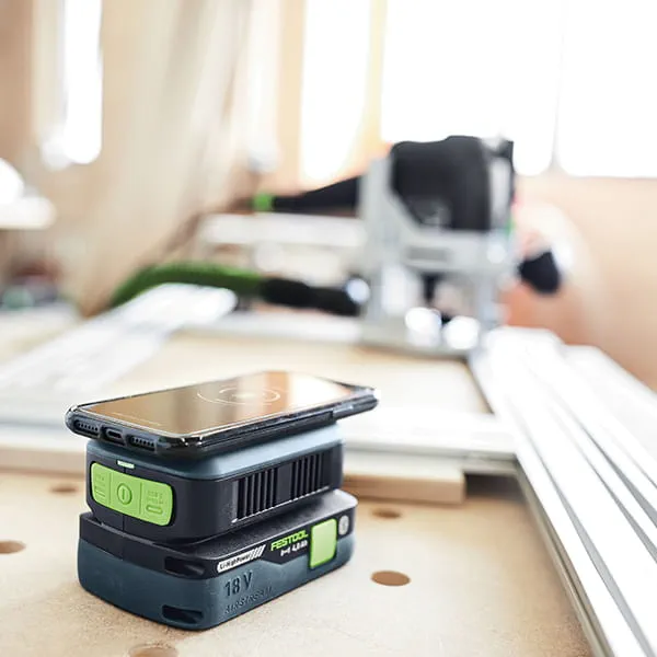 Den nye mobiloplader PHC 18 oplader med induktionsteknologi