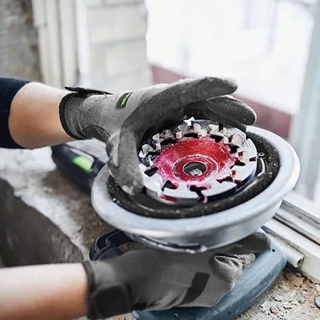 Beton, støbelag, maling, klæber eller andre belægninger: Diamantskiverne DIA HARD, ABRASIVE, STONE, THERMO og PAINT klarer det hele. De udskiftes med få greb.
