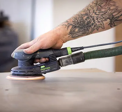 Slibning med akku excentersliberen fra Festool
