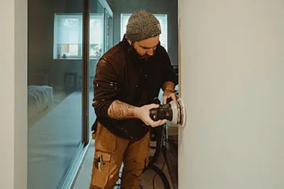 Festool excentersliberen i brug på byggepladsen