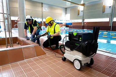 Arbejde i svømmehallen med SYS-PowerStation