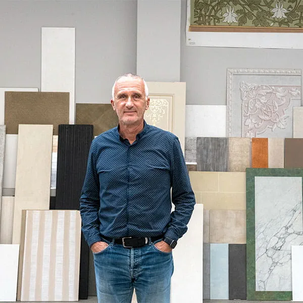 Didier Lebon i sit malerfirma Didier.