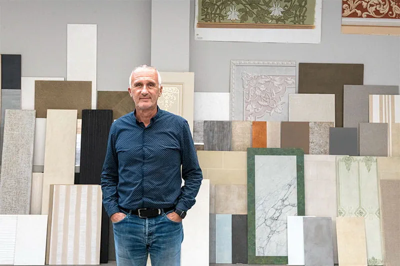 Didier Lebon i sit malerfirma Didier.