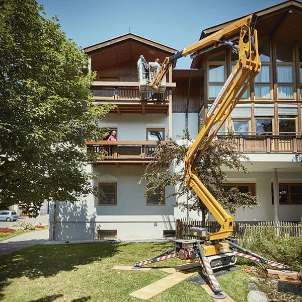 Malerteamet på arbejde