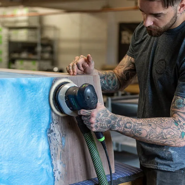 Slibning af et "River table" med Festool excentersliberen